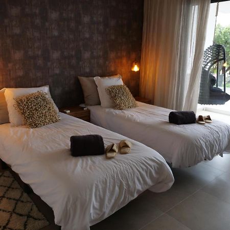 Surya Guest House โอเฮน ภายนอก รูปภาพ