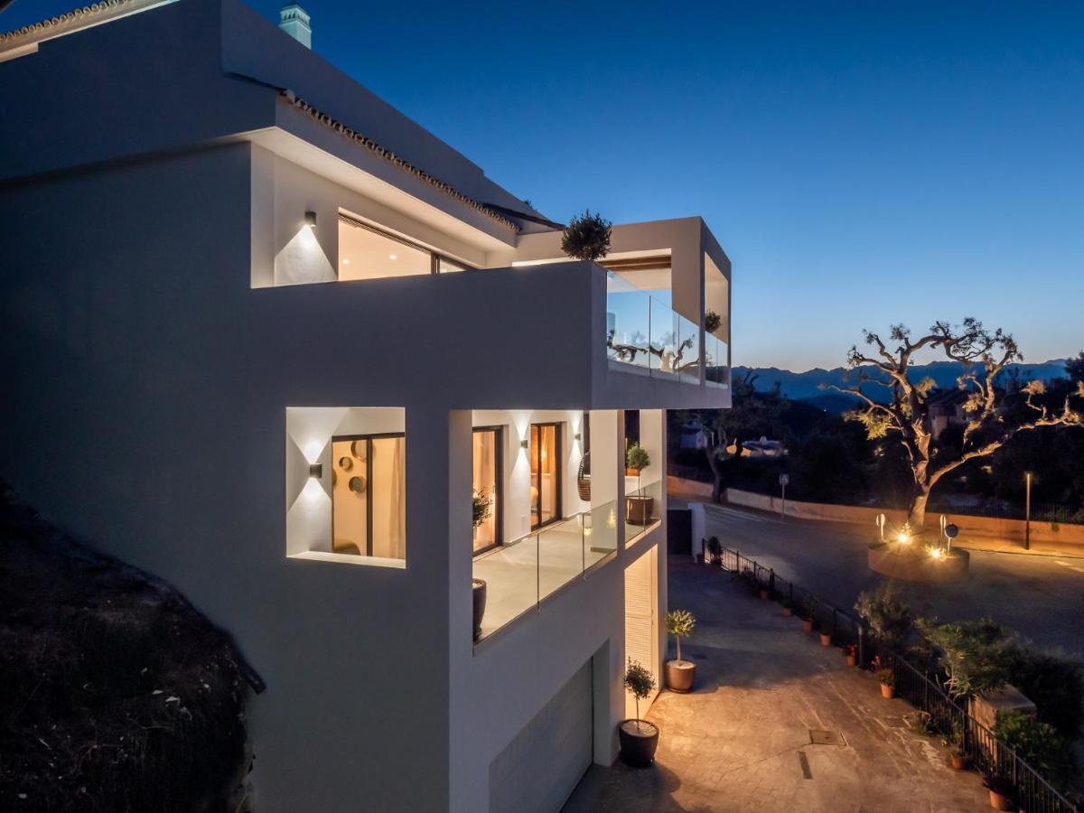 Surya Guest House โอเฮน ภายนอก รูปภาพ